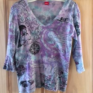 Beautiful Glima v-neck Tee